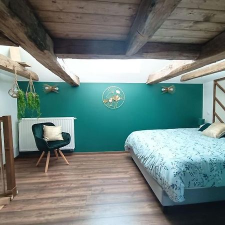 Appartement Independant La Tour Des Tuileries Aydoilles 外观 照片