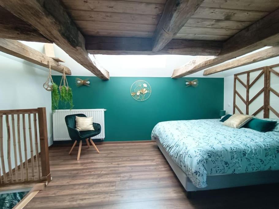 Appartement Independant La Tour Des Tuileries Aydoilles 外观 照片