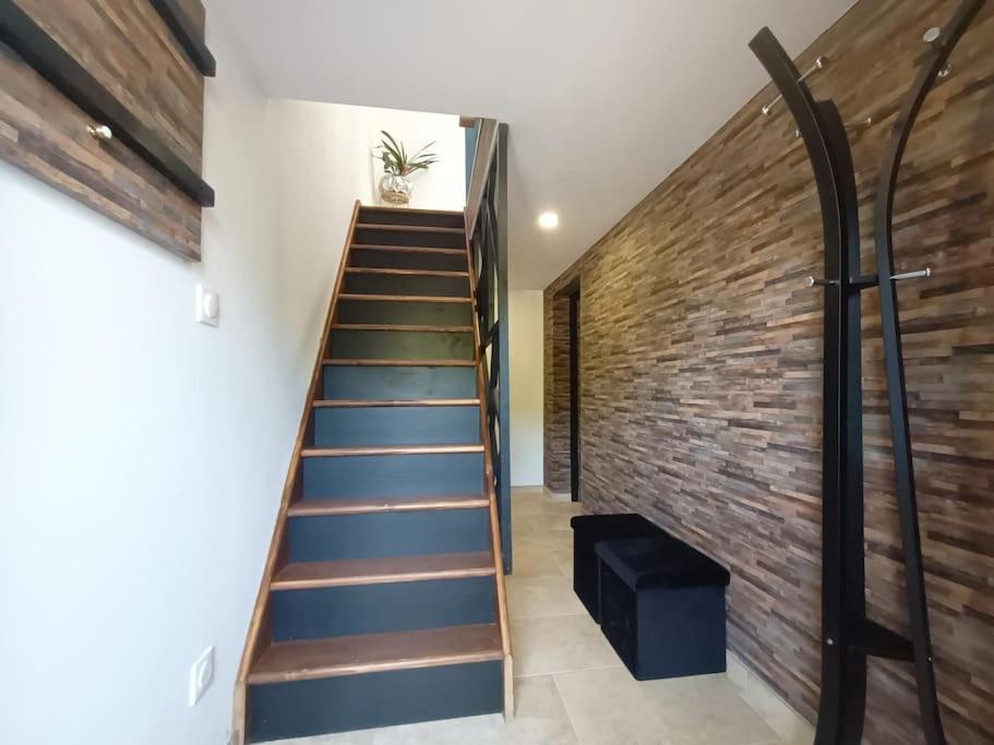 Appartement Independant La Tour Des Tuileries Aydoilles 外观 照片