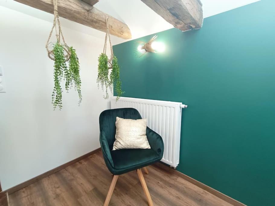 Appartement Independant La Tour Des Tuileries Aydoilles 外观 照片